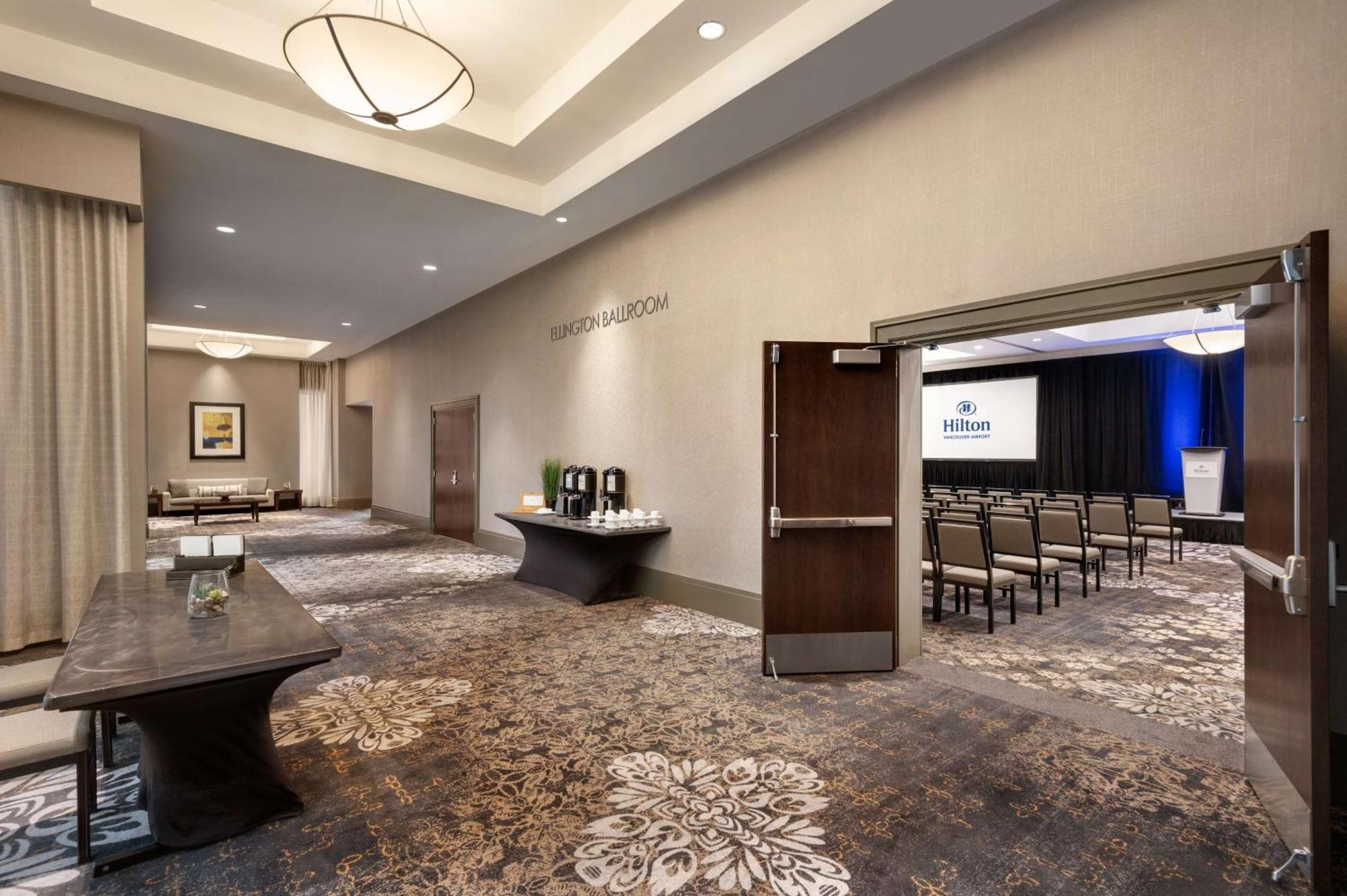 Hilton Vancouver Airport Ричмонд Экстерьер фото